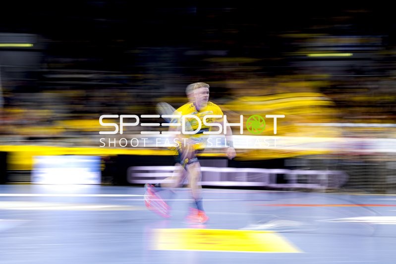 Dribbling von Haukur Thrastarson (25; Rhein Neckar Löwen)