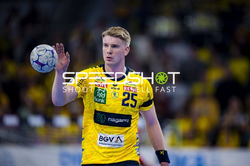 Wurf von Haukur Thrastarson (25; Rhein Neckar Löwen)