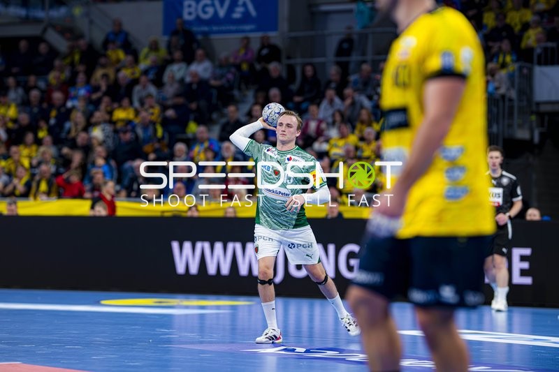 Wurf von Placeholder (15; Füchse Berlin)