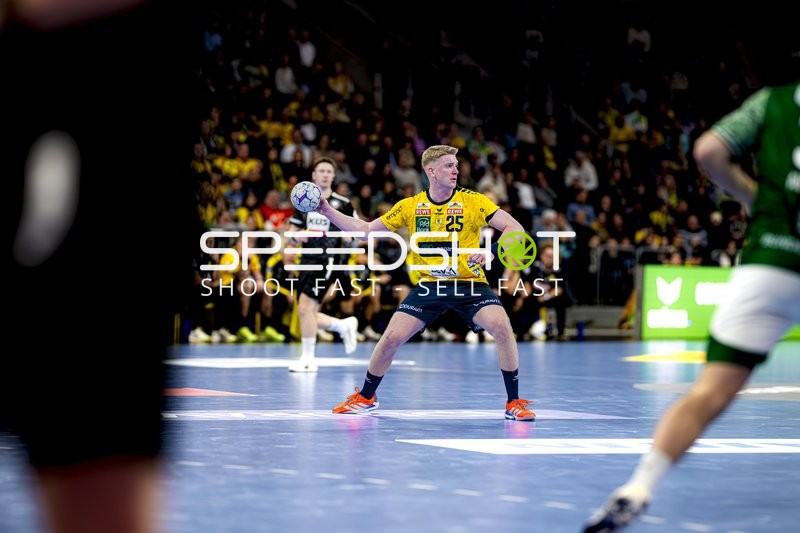 Wurf von Haukur Thrastarson (25; Rhein Neckar Löwen)