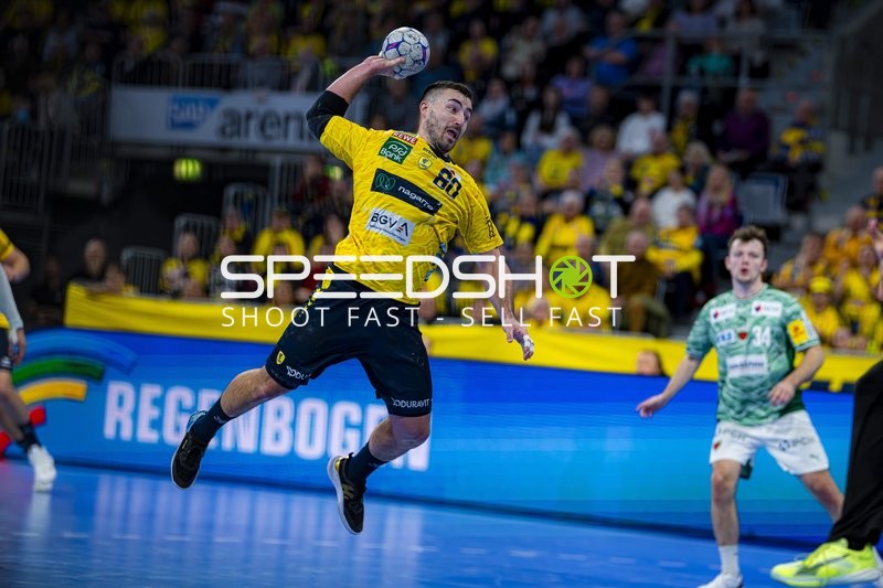 Torwurf von Jannik Kohlbacher (80; Rhein Neckar Löwen)