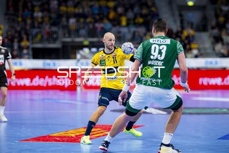 Wurf von Lukas Sandell (11; Rhein Neckar Löwen)