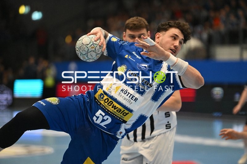 Torwurf von Justin Kurch (52; ThSV Eisenach)