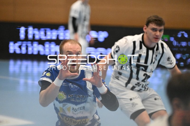 Gespräch zwischen Lukas Laube (20; THW Kiel) und Peter Walz (14; ThSV Eisenach)