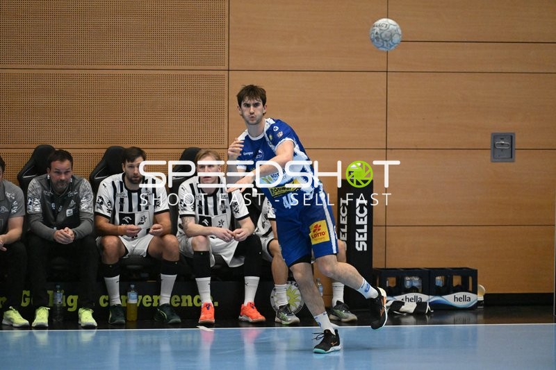 Torwurf von Stephan Seitz (44; ThSV Eisenach)