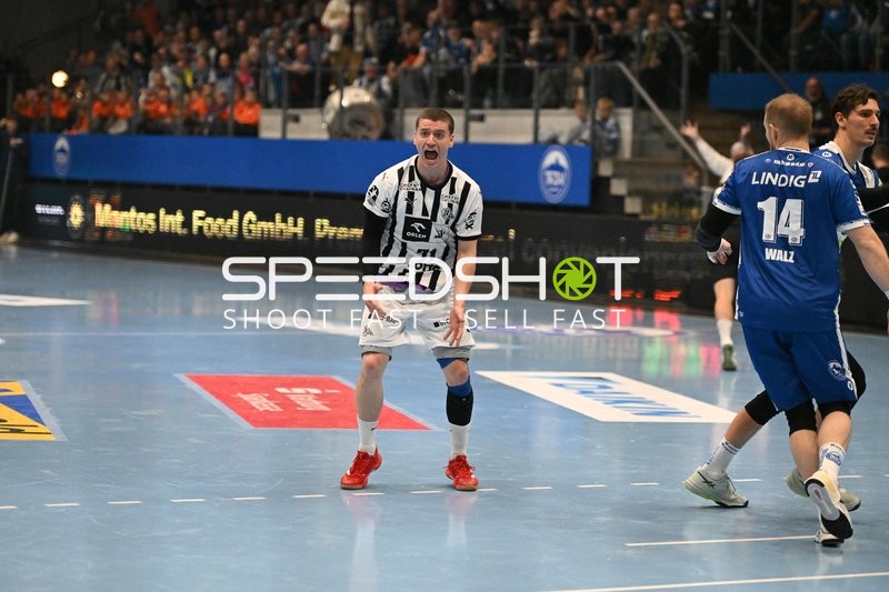 Spielszene: 27; THW Kiel und Elias Ellefsen a Skipagotu (71; THW Kiel)