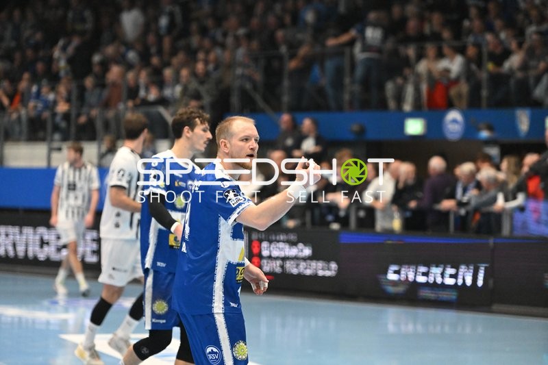 Spielszene: Philipp Meyer (27; ThSV Eisenach) und Peter Walz (14; ThSV Eisenach)