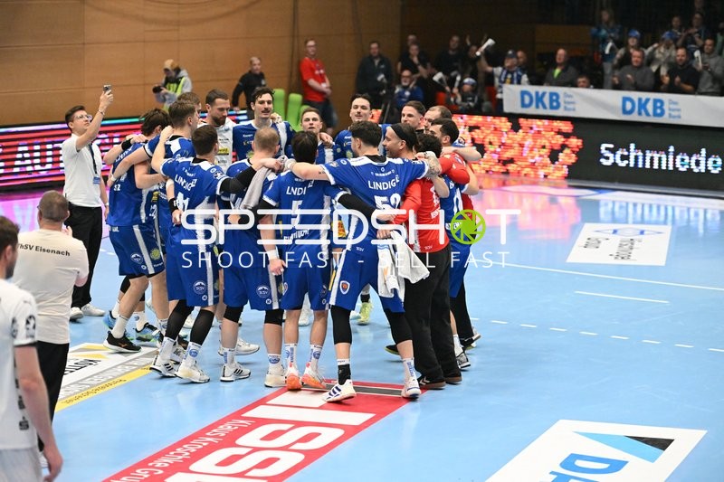 Teamkreis mit Philipp Meyer (27; ThSV Eisenach), Alexander Saul (95; ThSV Eisenach) und Moritz Ende (21; ThSV Eisenach)