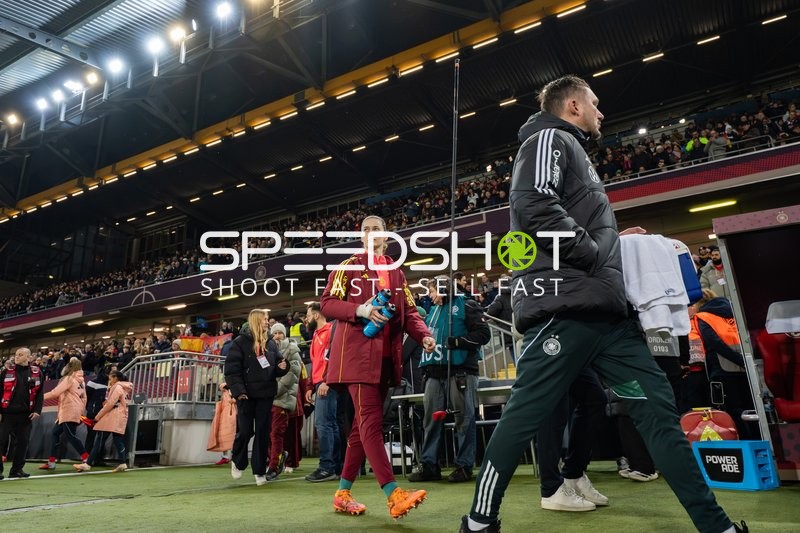 Person am Spielfeldrand