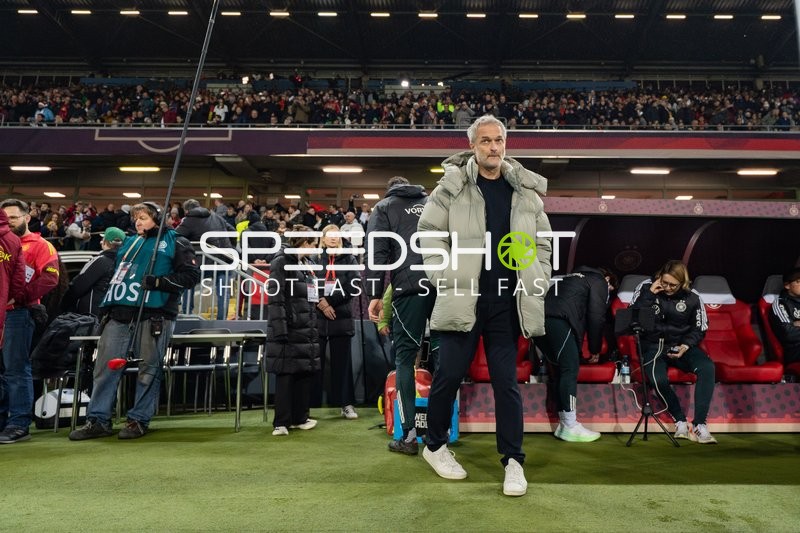 Trainer Christian Wück an der Seitenlinie