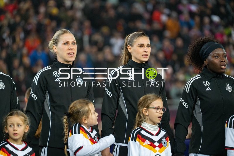 Spielerinnen vor Anpfiff