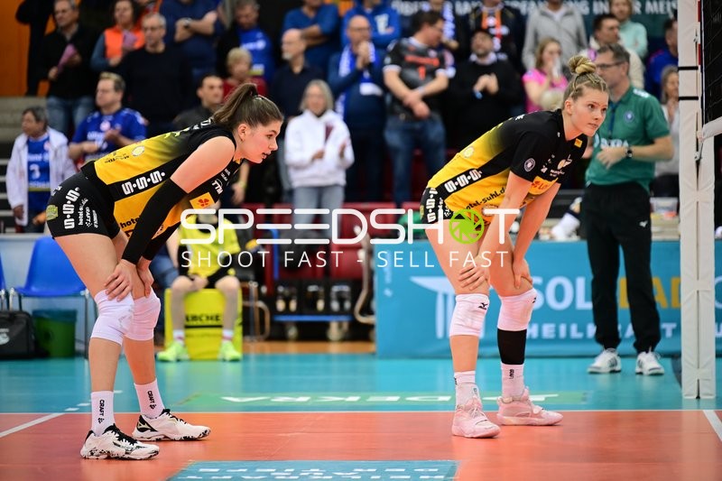 Spielszene mit Hannah Hartmann (5; VfB Suhl LOTTO Thüringen) und Alina Nasin (17; VfB Suhl LOTTO Thüringen)