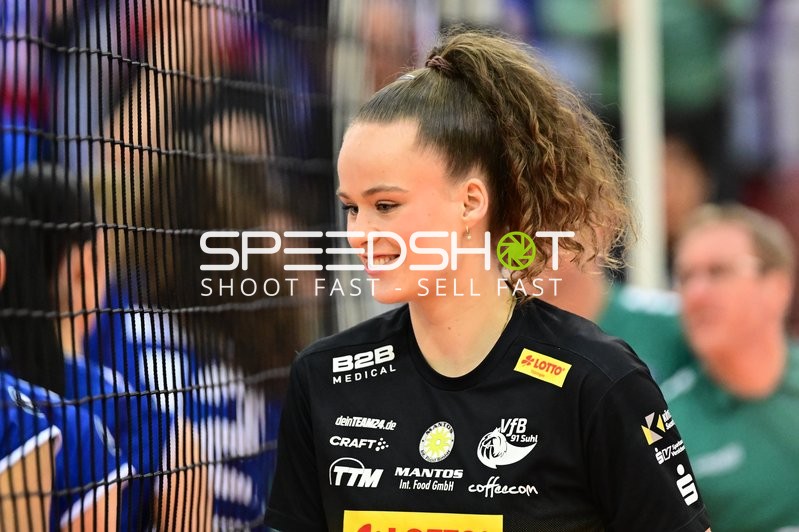 Spielszene mit Laura Berger (11; VfB Suhl LOTTO Thüringen)