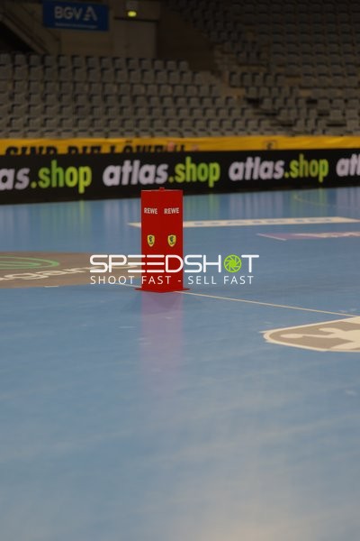 Leeres Spielfeld in der SAP Arena