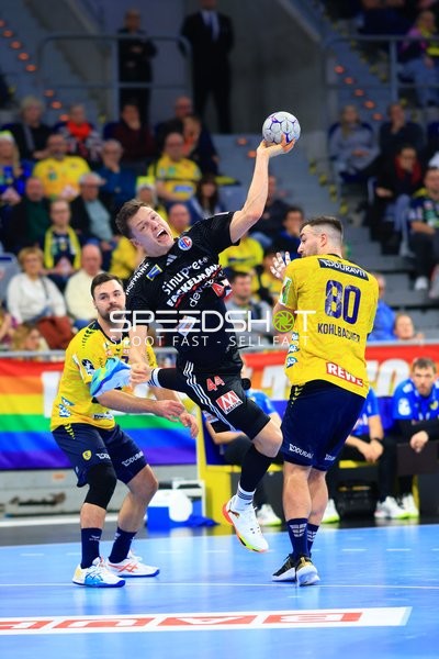 Handball-Szene mit 80; HC Erlangen und 44; Rhein Neckar Löwen