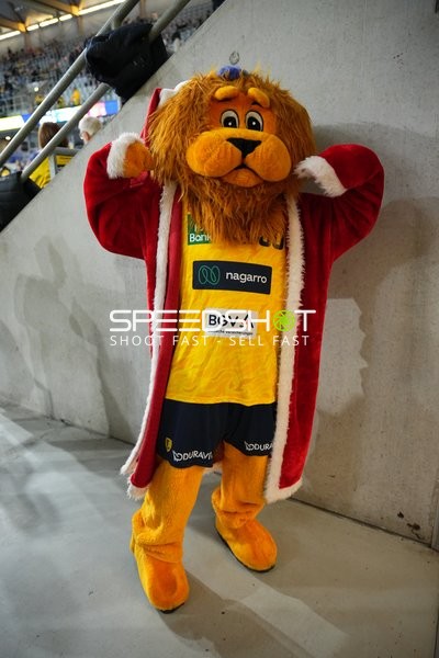 Löwen-Maskottchen in Aktion