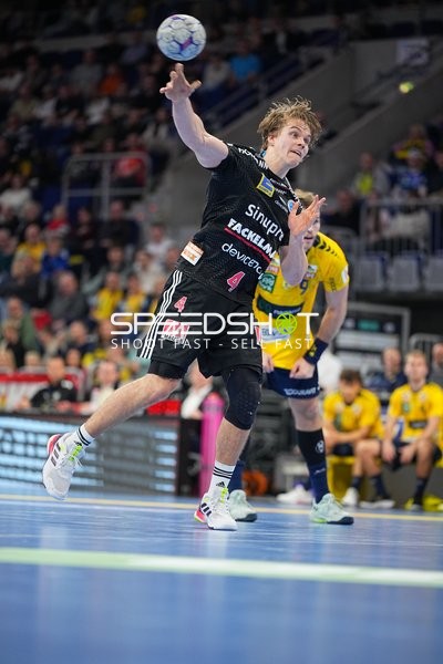 Placeholder (4; HC Erlangen) wirft aufs Tor