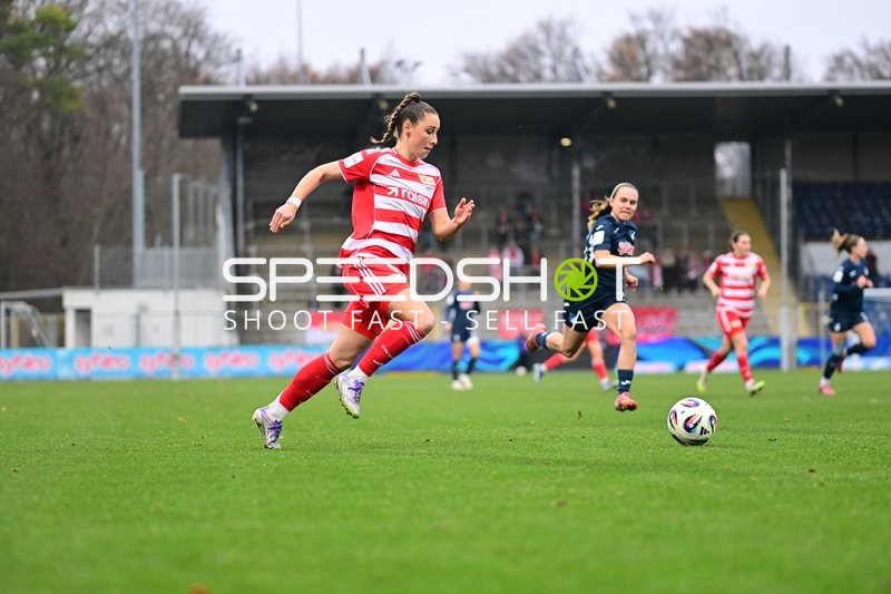 Spielszene mit Ballkontrolle