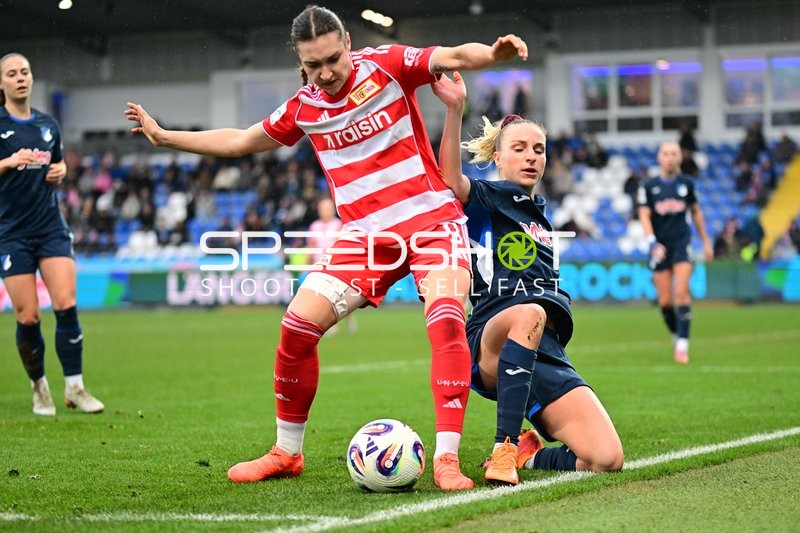 Zweikampf um den Ball