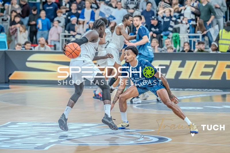 Mateo Seric (21; MLP Academics Heidelberg) und Michael Weathers (20; MLP Academics Heidelberg) in Aktion