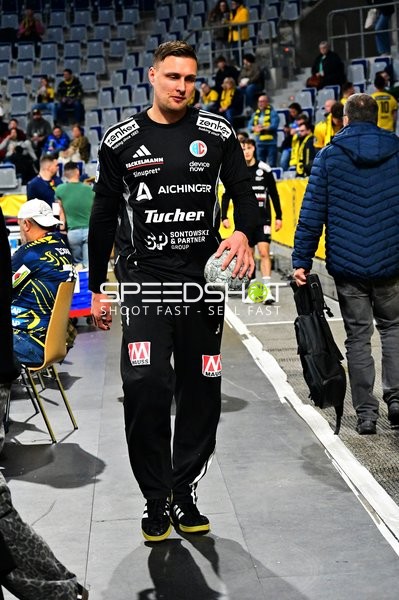 Handball-Szene mit Torwart von HC Erlangen