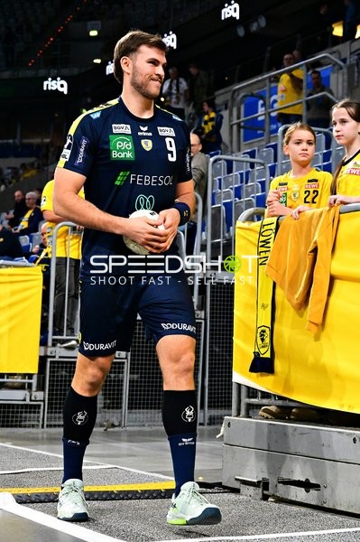 9; HC Erlangen in Szene