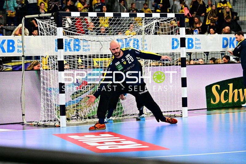 Mike Jensen (20; Rhein Neckar Löwen) in Torwartaktion