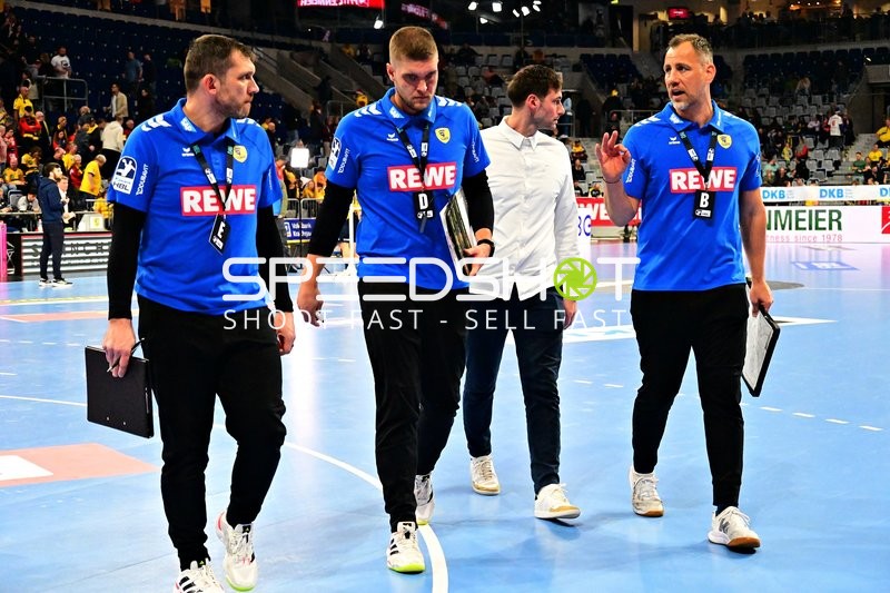 Szene mit Maik Machulla (999; Rhein Neckar Löwen) und Teamkollegen