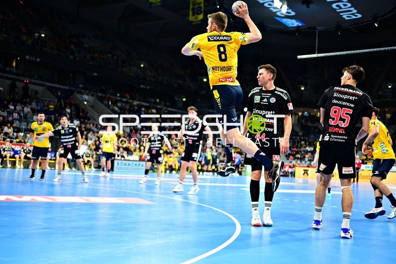 8; Rhein Neckar Löwen wirft aufs Tor