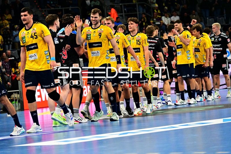 Szene mit Halil Jaganjac (45; Rhein Neckar Löwen) und Teamkollegen