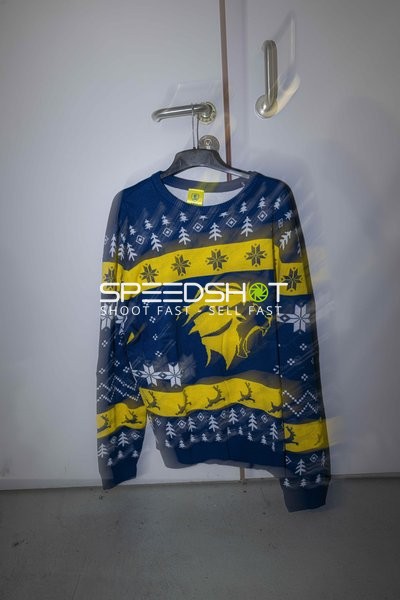 Pullover an Kleiderbügel