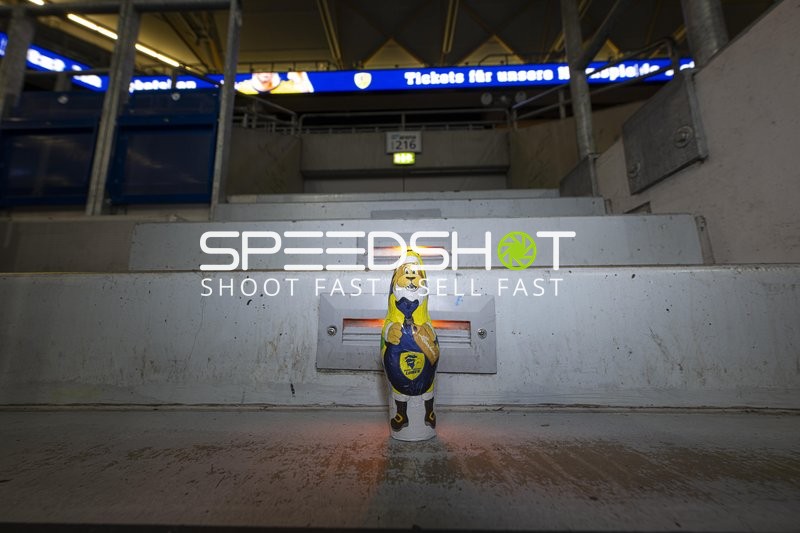 Schokoladenfigur auf Tribüne