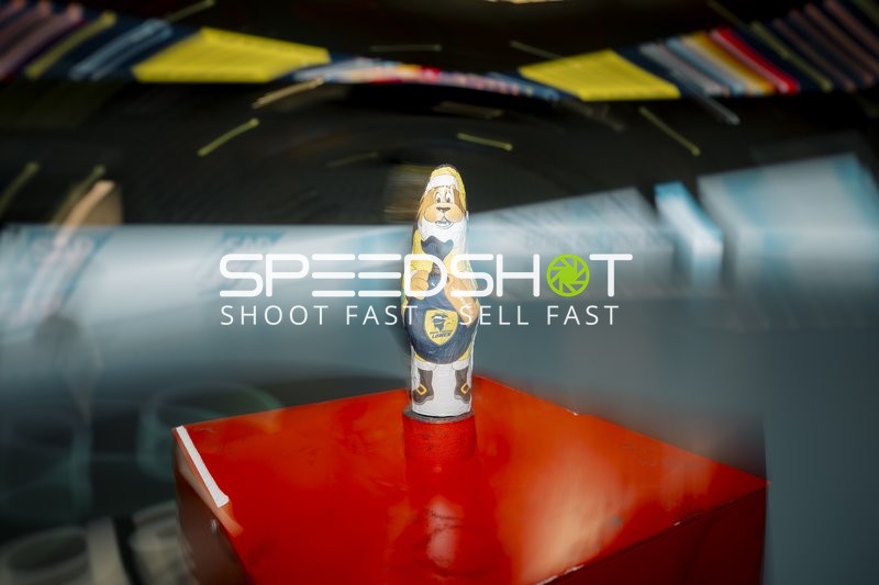 Schokoladenfigur mit Löwen-Logo