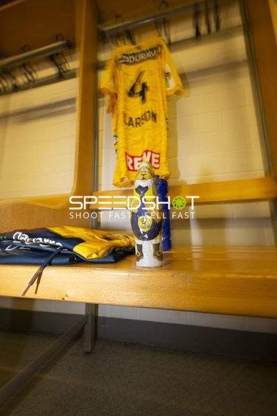 Umkleideraum mit Trikot Mathias Larson (4; Rhein Neckar Löwen)