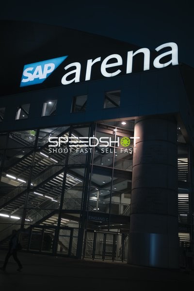 SAP Arena bei Nacht