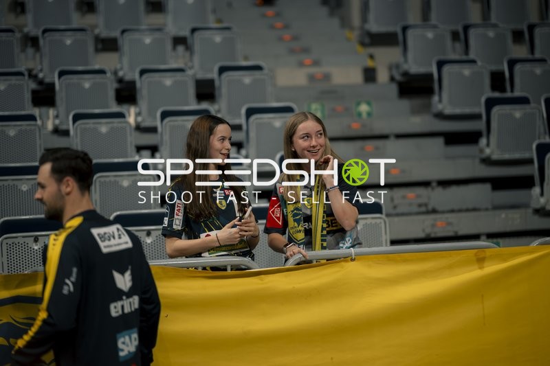 Fans in der SAP Arena