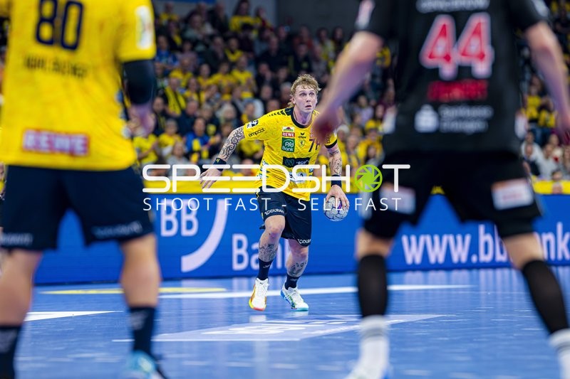 Edwin Aspenbäck (78; Rhein Neckar Löwen) mit Ball