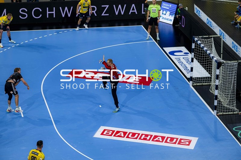 Handball-Szene mit Torwartparade