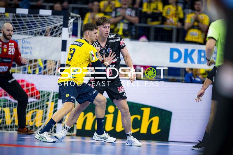 Florian Scheerer (10; HC Erlangen) gegen Mike Jensen (20; Rhein Neckar Löwen) und Sebastian Heymann (13; Rhein Neckar Löwen)