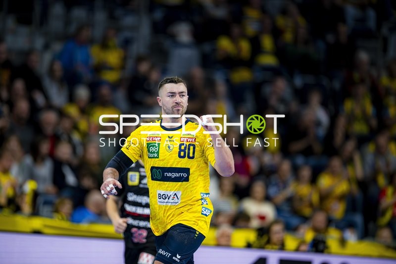 Jannik Kohlbacher (80; Rhein Neckar Löwen) in Aktion