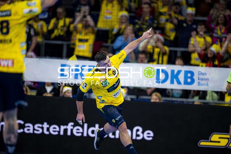 Jannik Kohlbacher (80; Rhein Neckar Löwen) in Aktion