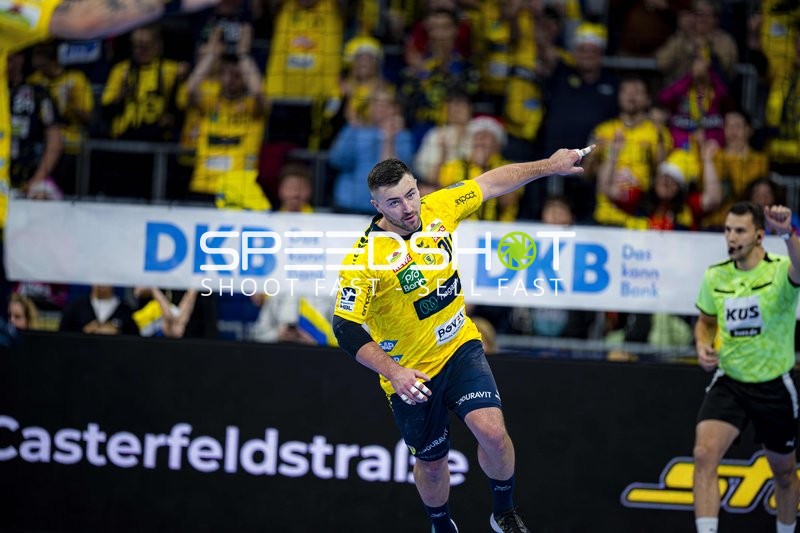 Jannik Kohlbacher (80; Rhein Neckar Löwen) in Aktion