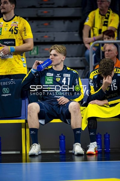 Szene mit Elias Cidudad-Benitez (41; Rhein Neckar Löwen), David More (15; Rhein Neckar Löwen) und Halil Jaganjac (45; Rhein Neckar Löwen)