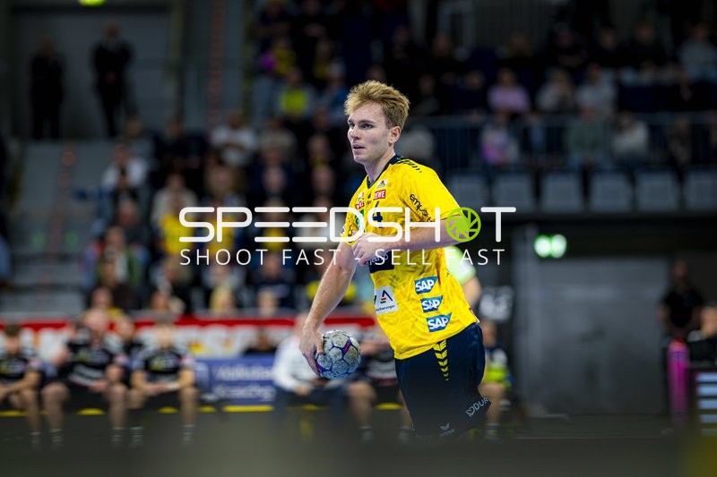 Mathias Larson (4; Rhein Neckar Löwen) in Aktion