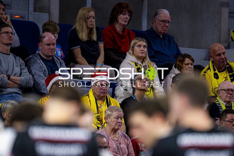 Fans in der SAP Arena