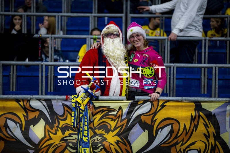 Fans in Weihnachtsstimmung