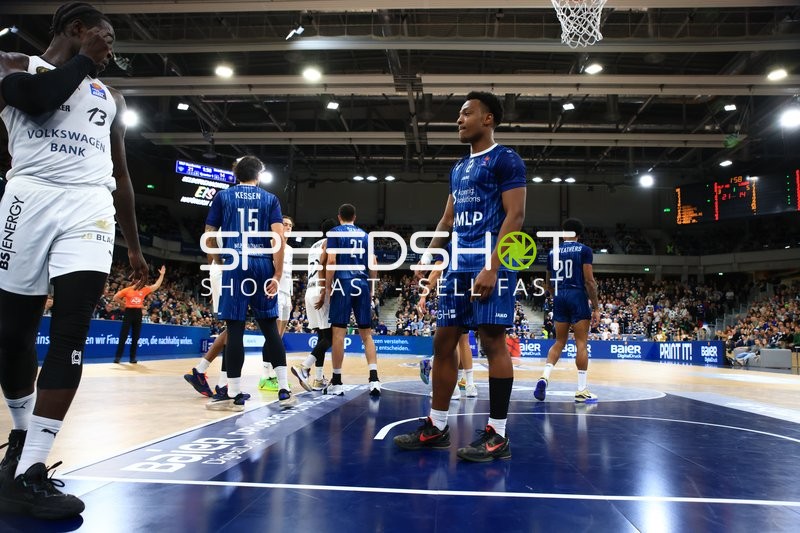 Szene mit DJ Horne (0; MLP Academics Heidelberg) und Teamkollegen