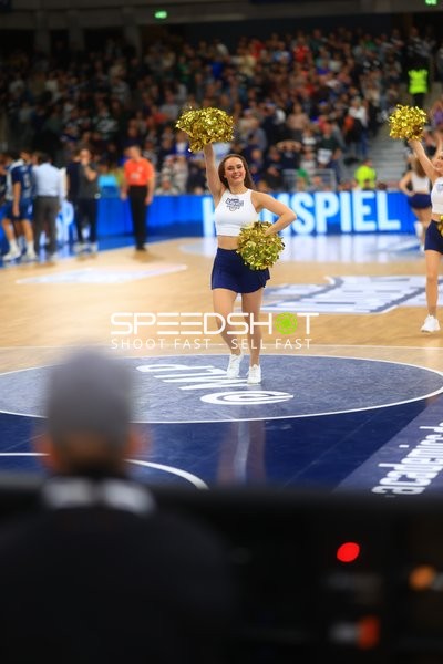 Cheerleader-Performance