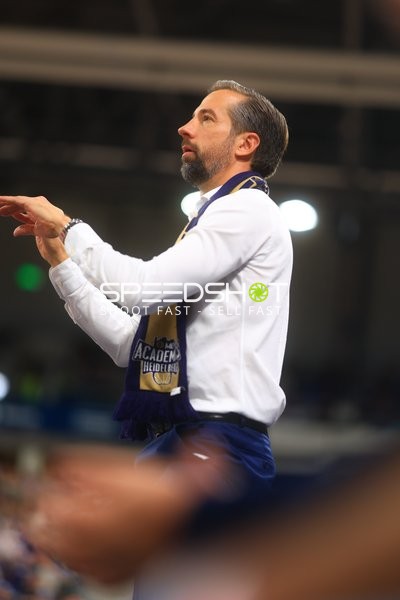 Matthias Lautenschläger (995; MLP Academics Heidelberg) bei Ansprache