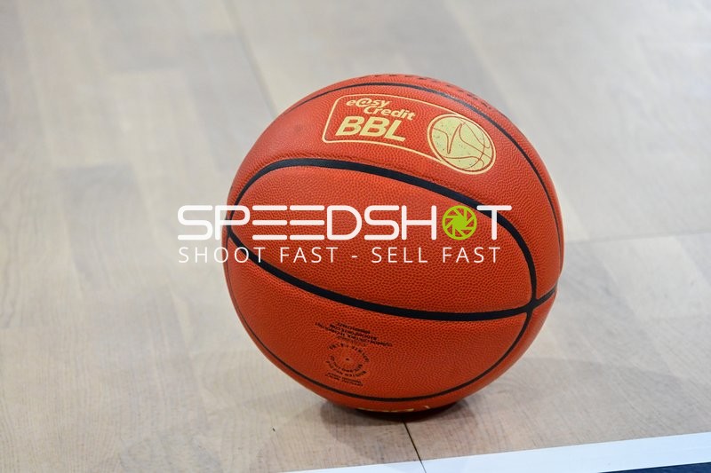 Basketball auf Spielfeld